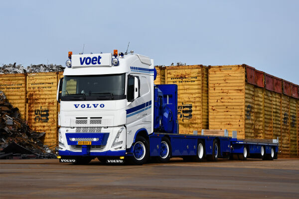 voet-enegy-solutions-volvo-vrachtwagen-met-1188pro-hiab-kraan-nieuwe-vrachtwagen.jpg