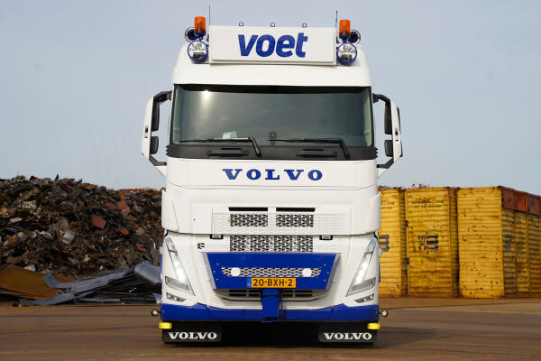 nieuwe-volvo-vrachtwagen-voet-energy-solutions-met-1188pro-hiab-kraan.jpg